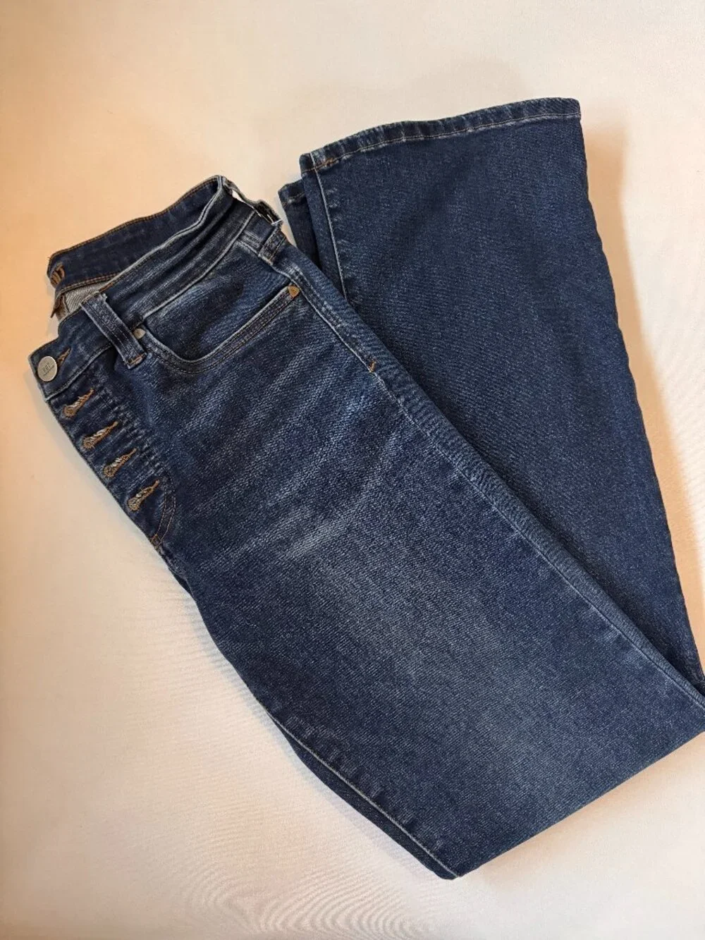 Flattering! Kut from the Kloth Fab Ab Baby Bootcut Jeans — Size 6